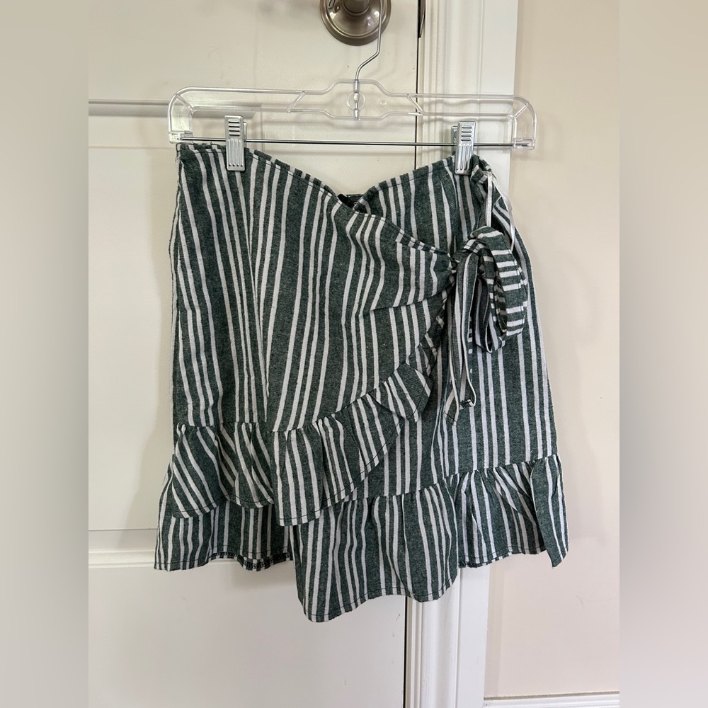 princess polly green and white stripe wrap mini skirt size 8